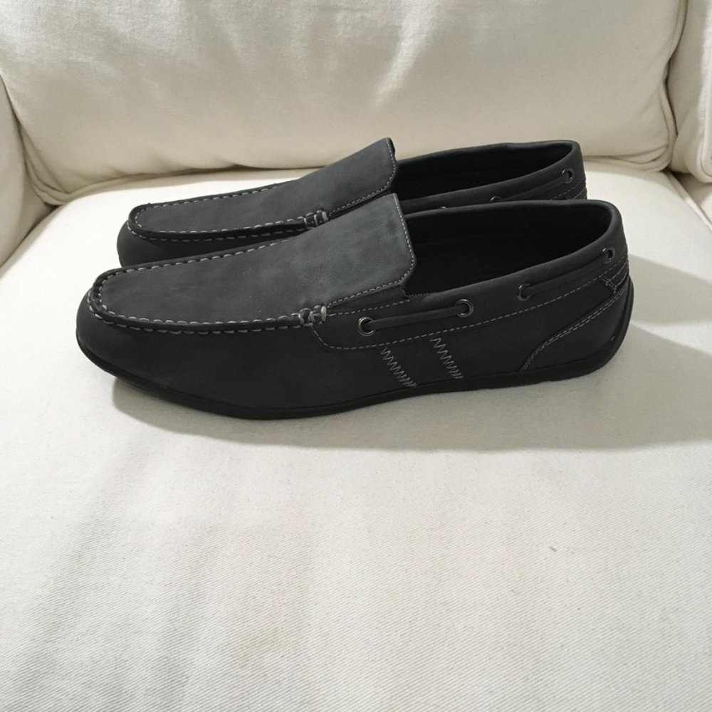 GBX Men's Casual Luca Loafer Gray NWOT